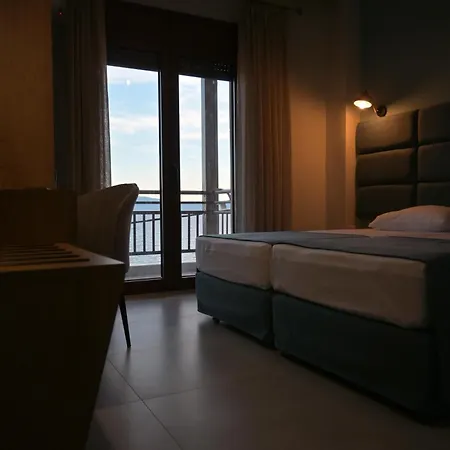 Maria Rooms To Let Ouranoupoli Exterior photo
