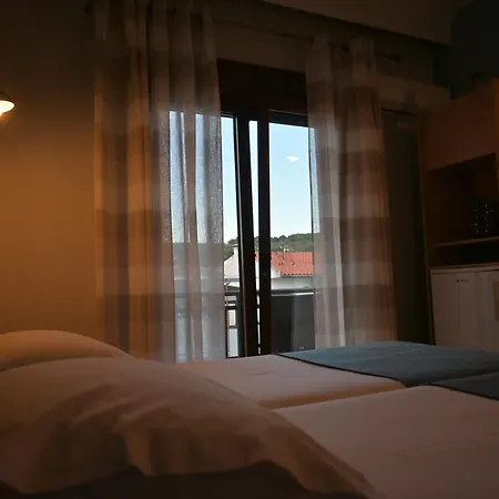 Maria Rooms To Let Ouranoupoli Exterior photo